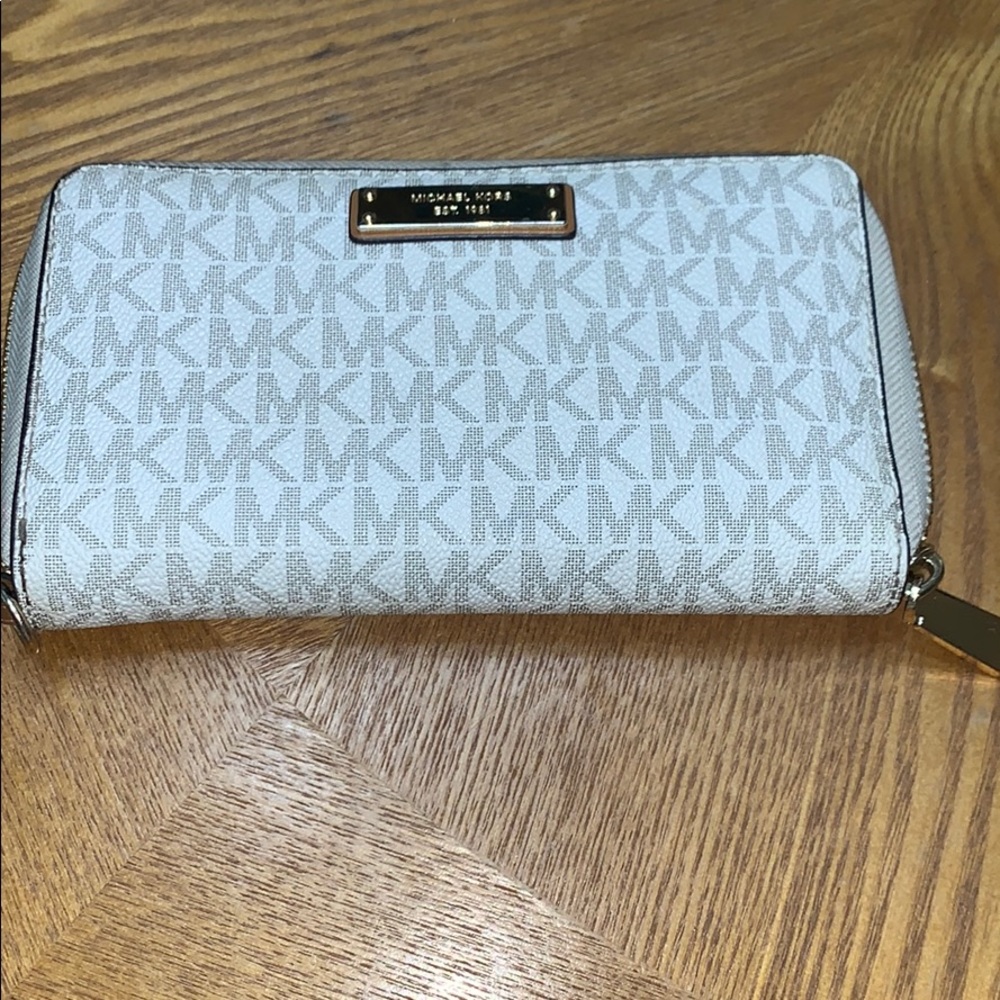 Michael Kors MK wallet